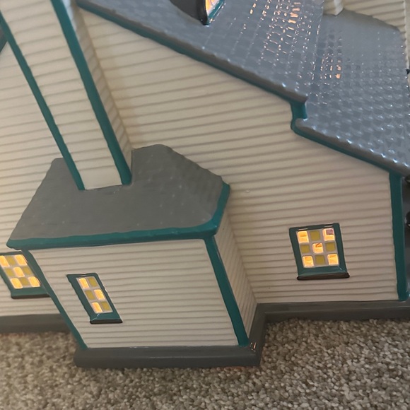 Department 56 Palm Lounge supper club - Picture 5 of 6